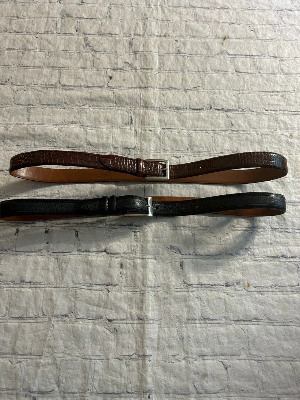 JOHNSTON & MURPHY BLACK PEBBLE GRAIN & 346 BROOKS BROTHERS CROC BELTS 38/40